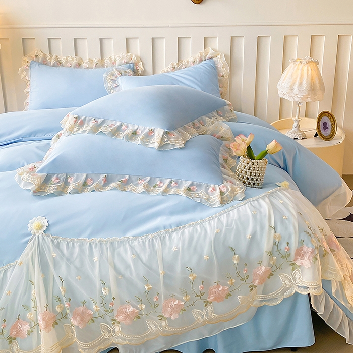 91家纺网 家纺一手货源 找家纺 富宁2025新款水洗亲肤棉雪纺蕾丝刺绣床裙床笠三件套四件套 潘多拉-蓝