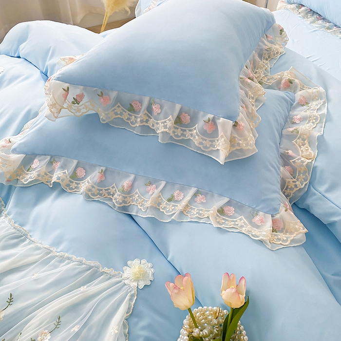 91家纺网 家纺一手货源 找家纺 富宁2025新款水洗亲肤棉雪纺蕾丝刺绣床裙床笠三件套四件套 潘多拉-蓝