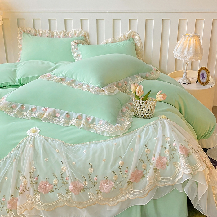 91家纺网 家纺一手货源 找家纺 富宁2025新款水洗亲肤棉雪纺蕾丝刺绣床裙床笠三件套四件套 潘多拉-绿