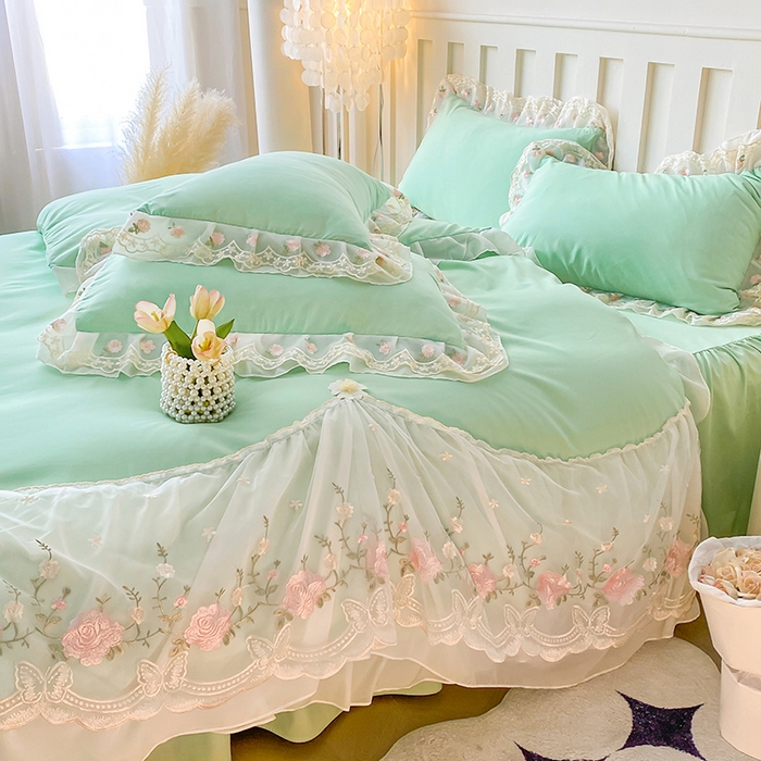 91家纺网 家纺一手货源 找家纺 富宁2025新款水洗亲肤棉雪纺蕾丝刺绣床裙床笠三件套四件套 潘多拉-绿