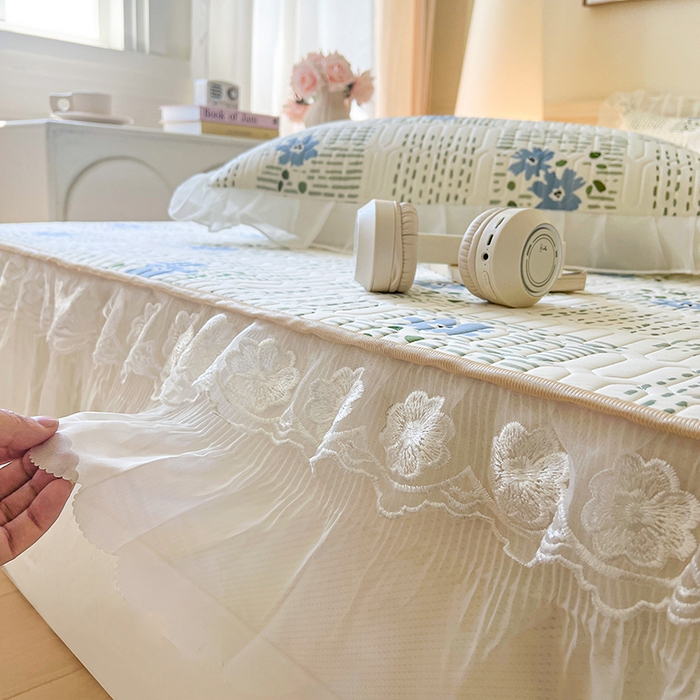 91家纺网 家纺一手货源 找家纺 麒豆豆 2025新款凉感丝乳胶印花床裙床笠凉席夏被三件套 卉雅 兰