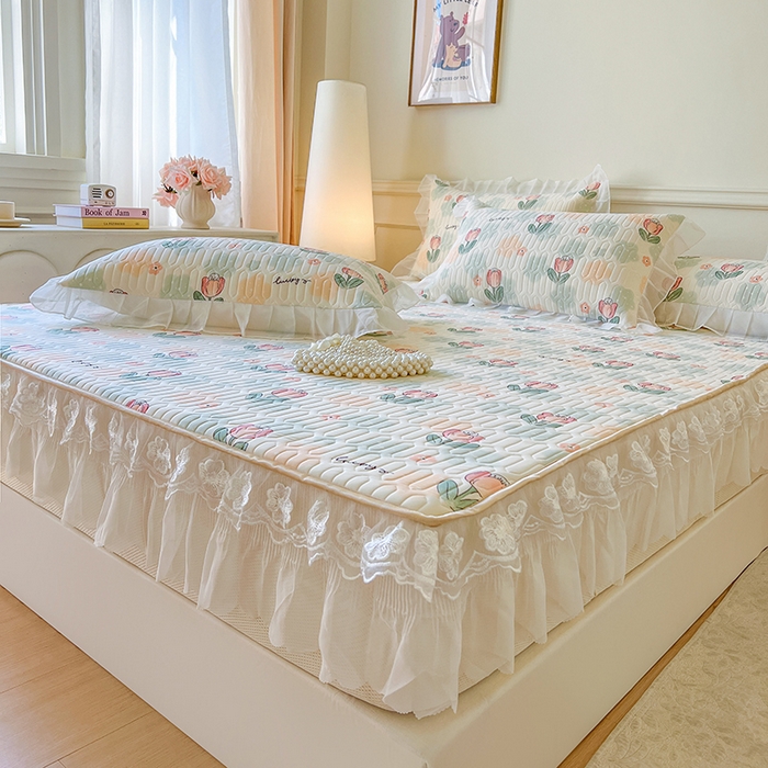 91家纺网 家纺一手货源 找家纺 麒豆豆 2025新款凉感丝乳胶印花床裙床笠凉席夏被三件套 夏花 绿