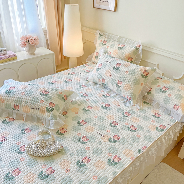 91家纺网 家纺一手货源 找家纺 麒豆豆 2025新款凉感丝乳胶印花床裙床笠凉席夏被三件套 夏花 绿