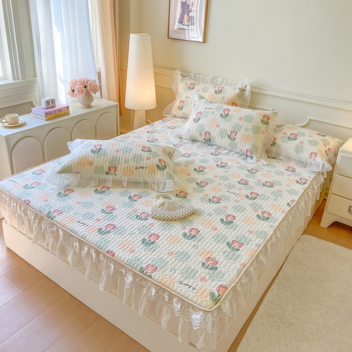 91家纺网 家纺一手货源 找家纺 麒豆豆 2025新款凉感丝乳胶印花床裙床笠凉席夏被三件套 夏花 绿