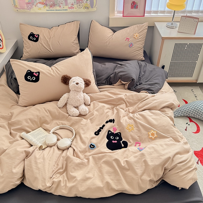 91家纺网 家纺一手货源 找家纺 沃朴家居 2025春夏新款亲肤水洗棉毛巾绣四件套 音乐猫咪