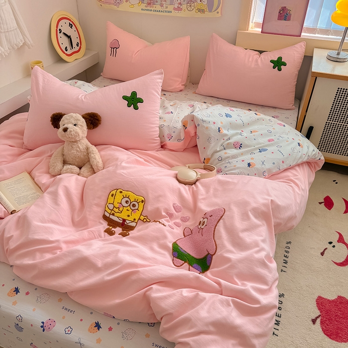 91家纺网 家纺一手货源 找家纺 沃朴家居 2025春夏新款亲肤水洗棉毛巾绣四件套 海宝派派