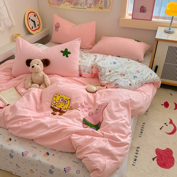 91家纺网 家纺一手货源 找家纺 沃朴家居 2025春夏新款亲肤水洗棉毛巾绣四件套 海宝派派