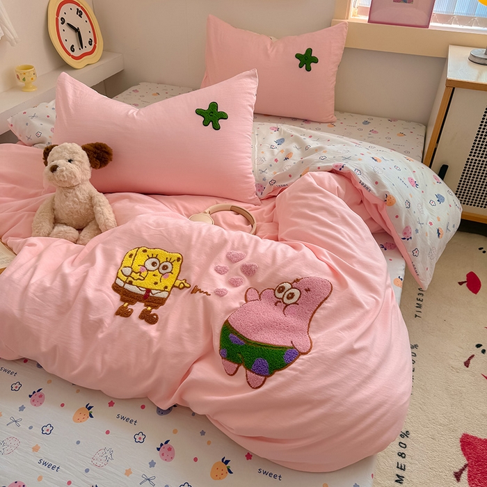 91家纺网 家纺一手货源 找家纺 沃朴家居 2025春夏新款亲肤水洗棉毛巾绣四件套 海宝派派