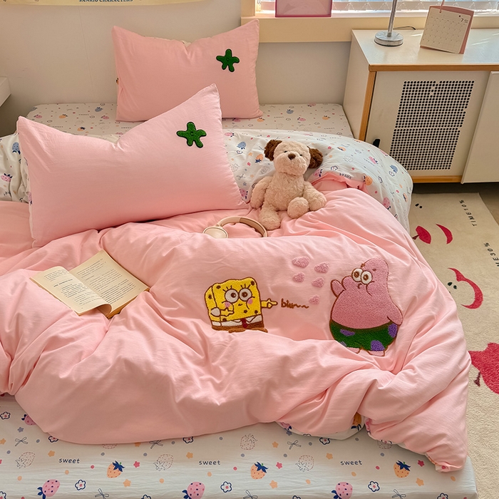 91家纺网 家纺一手货源 找家纺 沃朴家居 2025春夏新款亲肤水洗棉毛巾绣四件套 海宝派派