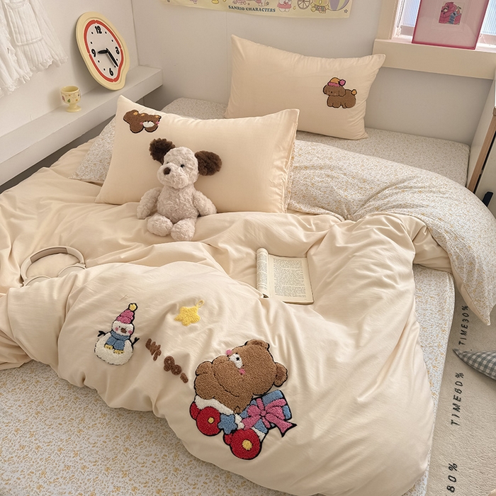 91家纺网 家纺一手货源 找家纺 沃朴家居 2025春夏新款亲肤水洗棉毛巾绣四件套 欢乐熊