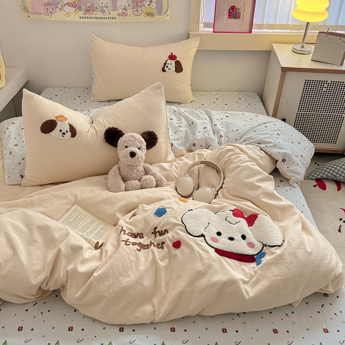 91家纺网 家纺一手货源 找家纺 沃朴家居 2025春夏新款亲肤水洗棉毛巾绣四件套 奶乎狗狗