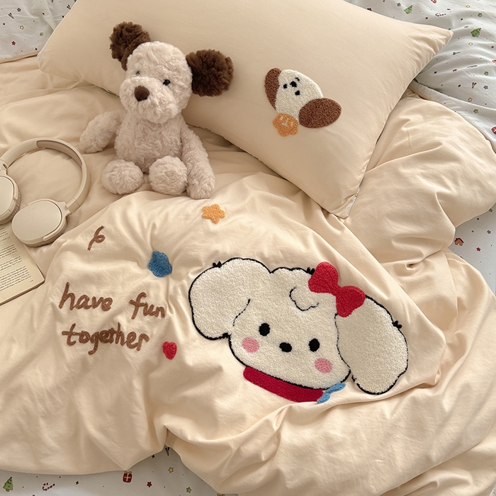 91家纺网 家纺一手货源 找家纺 沃朴家居 2025春夏新款亲肤水洗棉毛巾绣四件套 奶乎狗狗