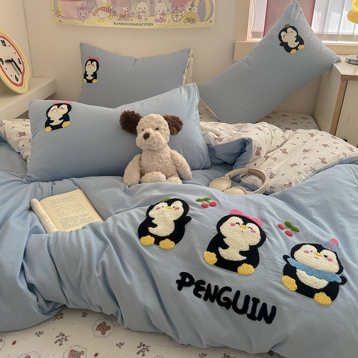 91家纺网 家纺一手货源 找家纺 沃朴家居 2025春夏新款亲肤水洗棉毛巾绣四件套 企鹅派对