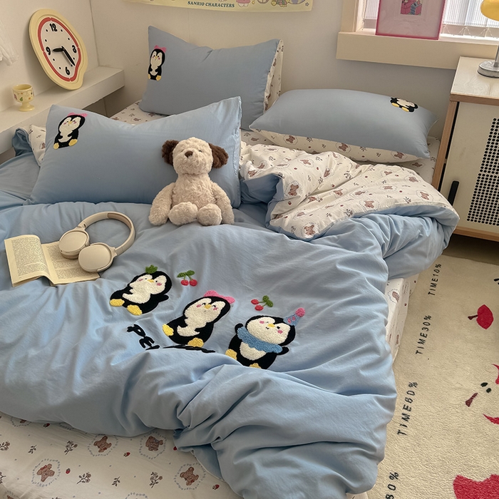 91家纺网 家纺一手货源 找家纺 沃朴家居 2025春夏新款亲肤水洗棉毛巾绣四件套 企鹅派对