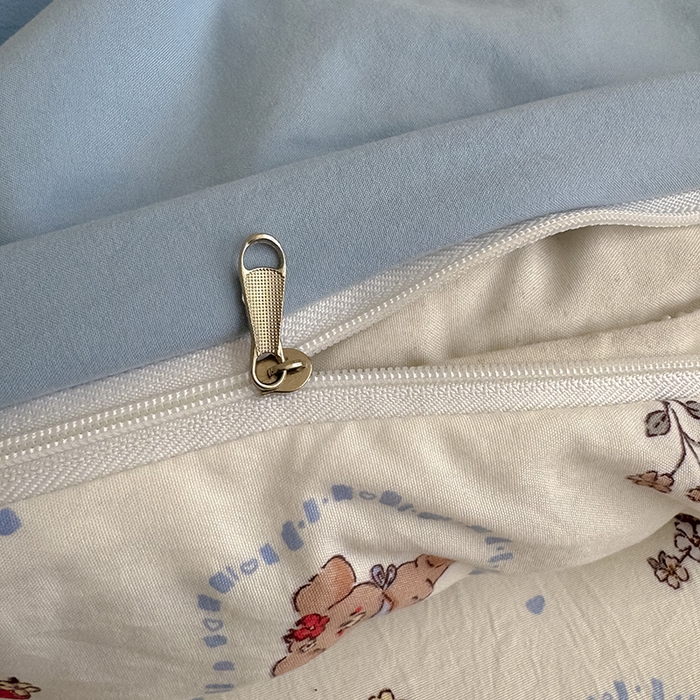 91家纺网 家纺一手货源 找家纺 沃朴家居 2025春夏新款亲肤水洗棉毛巾绣四件套 企鹅派对