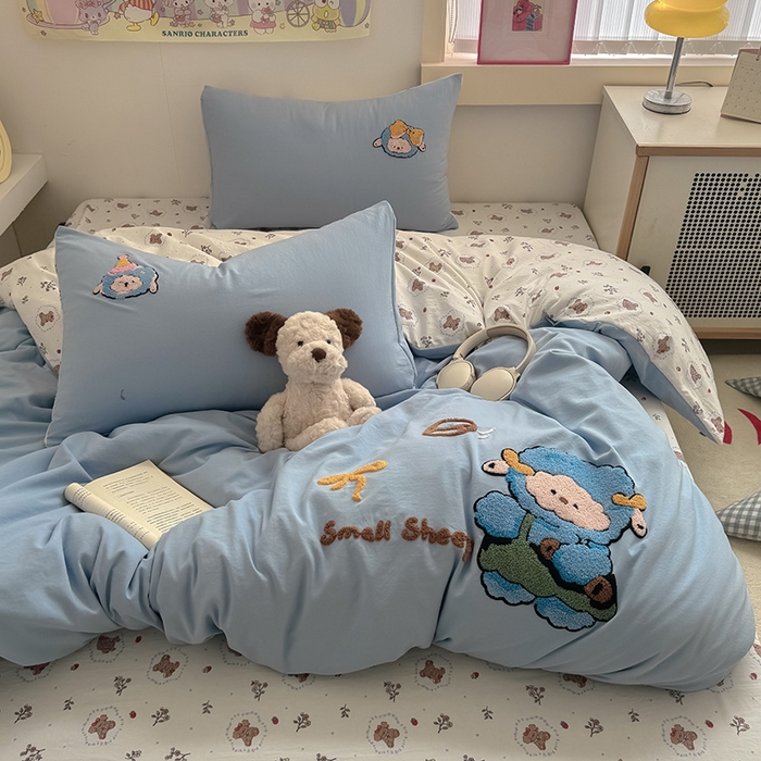 91家纺网 家纺一手货源 找家纺 沃朴家居 2025春夏新款亲肤水洗棉毛巾绣四件套 小萌羊