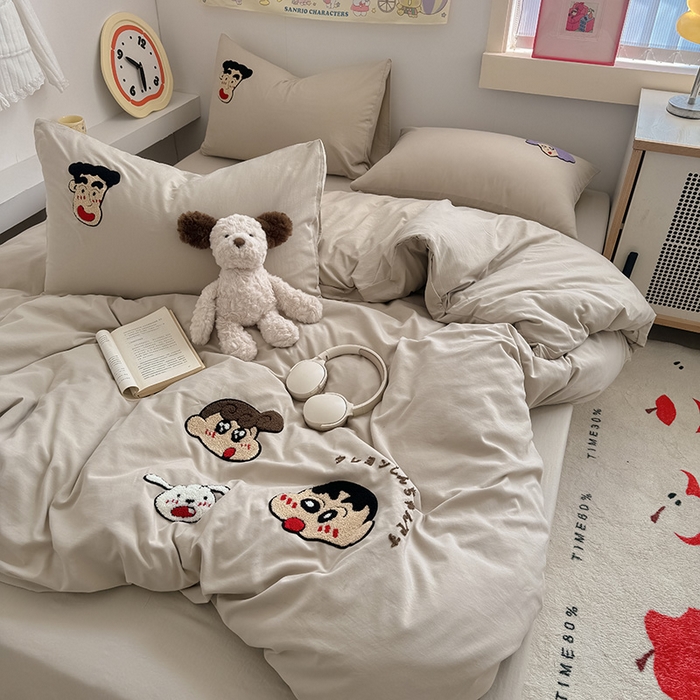 91家纺网 家纺一手货源 找家纺 沃朴家居 2025春夏新款亲肤水洗棉毛巾绣四件套 幸福小新