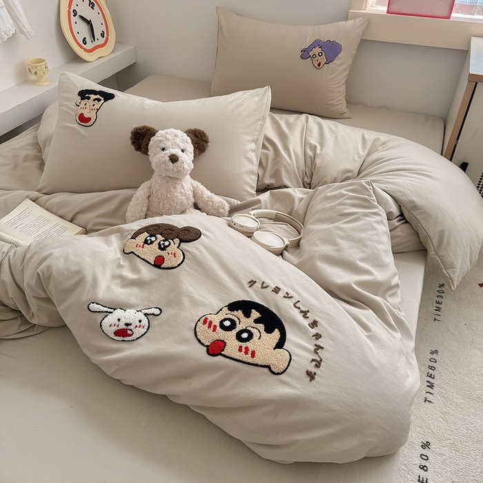 91家纺网 家纺一手货源 找家纺 沃朴家居 2025春夏新款亲肤水洗棉毛巾绣四件套 幸福小新