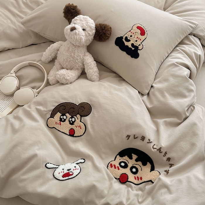 91家纺网 家纺一手货源 找家纺 沃朴家居 2025春夏新款亲肤水洗棉毛巾绣四件套 幸福小新