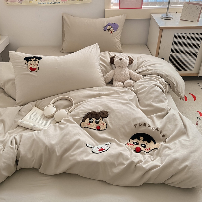 91家纺网 家纺一手货源 找家纺 沃朴家居 2025春夏新款亲肤水洗棉毛巾绣四件套 幸福小新