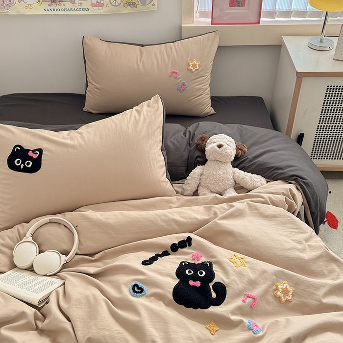 91家纺网 家纺一手货源 找家纺 沃朴家居 2025春夏新款亲肤水洗棉毛巾绣四件套 音乐猫咪