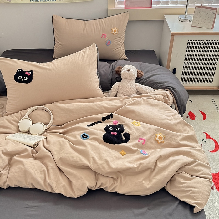 91家纺网 家纺一手货源 找家纺 沃朴家居 2025春夏新款亲肤水洗棉毛巾绣四件套 音乐猫咪