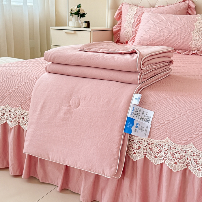 91家纺网 家纺一手货源 找家纺 米可 2025新款PE凉豆豆米拉系列凉席夏被三件套 米拉-豆沙