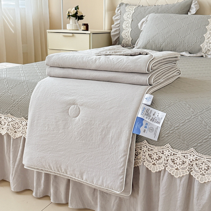 91家纺网 家纺一手货源 找家纺 米可 2025新款PE凉豆豆米拉系列凉席夏被三件套 米拉-灰色