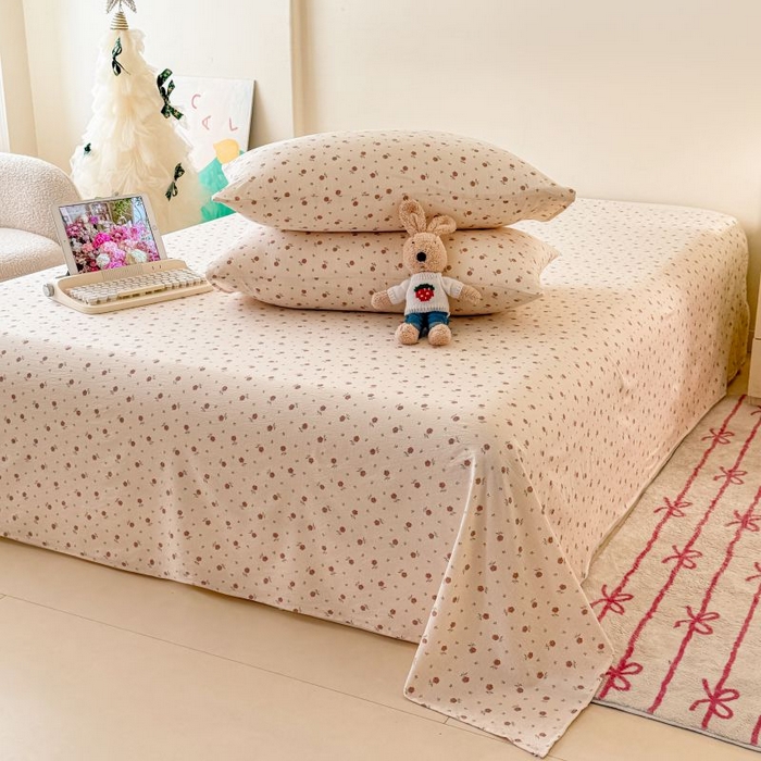 91家纺网 家纺一手货源 找家纺 温眠家纺 2025春夏新款A类云感棉双层纱床单单床单枕套三件套 旧梦难续