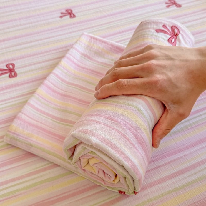 91家纺网 家纺一手货源 找家纺 温眠家纺 2025春夏新款A类云感棉双层纱床单单床单枕套三件套 蝴蝶结