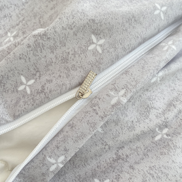 91家纺网 家纺一手货源 找家纺 皇谱家纺 2025新款A类有氧木棉床裙四件套 墨雨云间