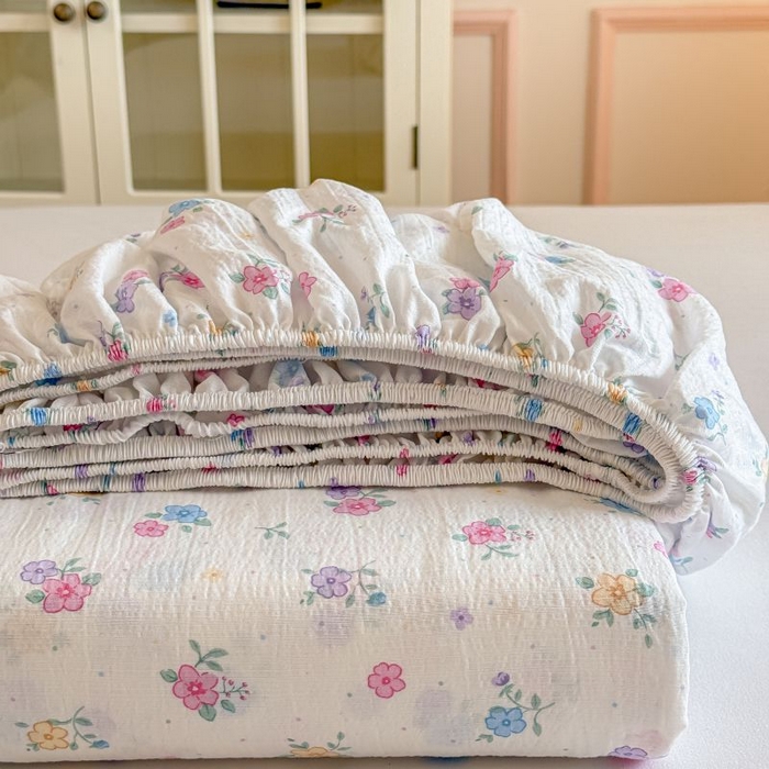 91家纺网 家纺一手货源 找家纺 温眠家纺 2025春夏新款A类云感棉双层纱床笠单床笠枕套三件套 铃兰春信