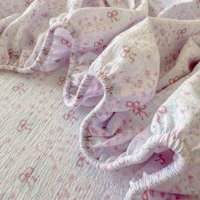 91家纺网 家纺一手货源 找家纺 温眠家纺 2025春夏新款A类云感棉双层纱床笠单床笠枕套三件套 琉璃瓦梦