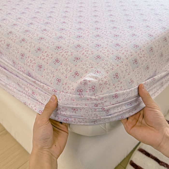 91家纺网 家纺一手货源 找家纺 温眠家纺 2025春夏新款A类云感棉双层纱床笠单床笠枕套三件套 琉璃瓦梦