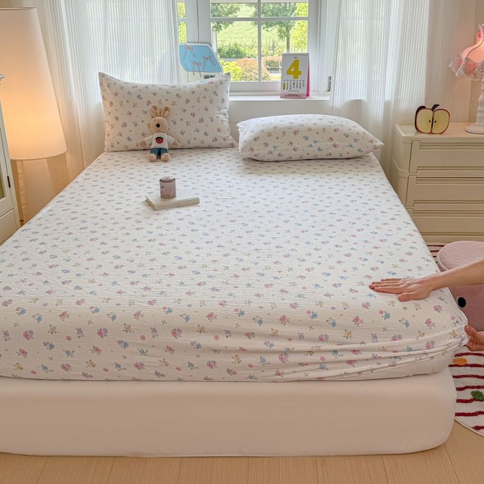 91家纺网 家纺一手货源 找家纺 温眠家纺 2025春夏新款A类云感棉双层纱床笠单床笠枕套三件套 铃兰春信