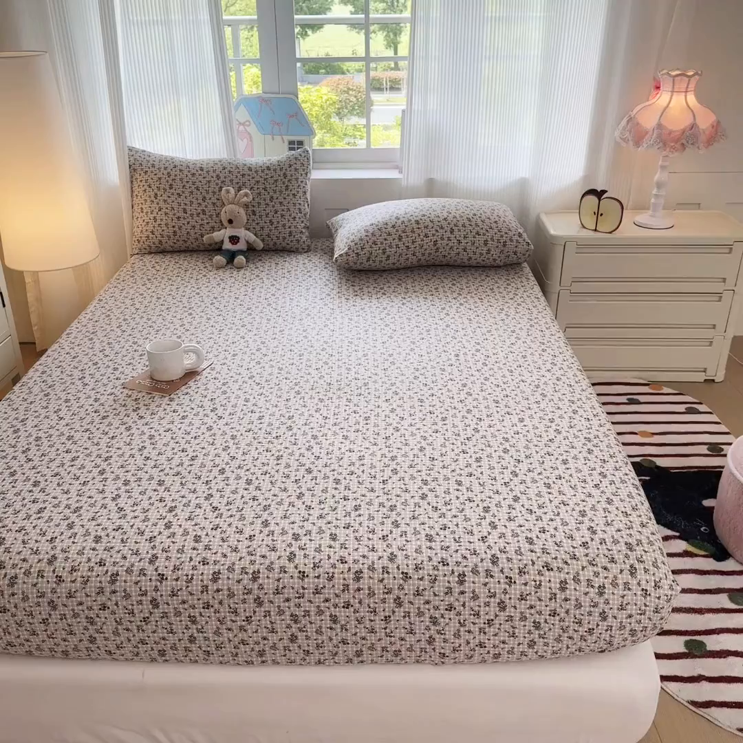 91家纺网 家纺一手货源 找家纺 温眠家纺 2025春夏新款A类云感棉双层纱床笠单床笠枕套三件套 失约温柔