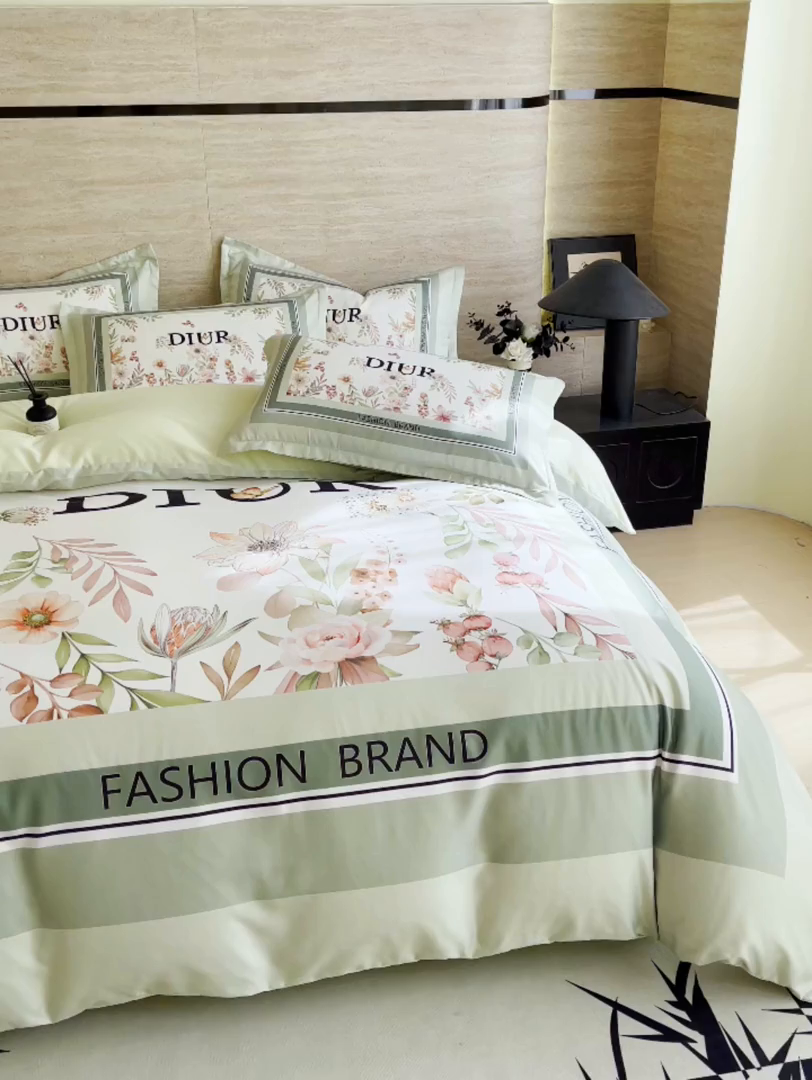 91家纺网 家纺一手货源 找家纺 大麦乐田 2025新款轻奢高端数码印花四件套系列 秘境 奶油绿