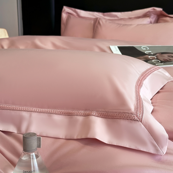 91家纺网 家纺一手货源 找家纺 安妮家居2025新款全棉A类镂空秘境四件套 秘境-蜜桃粉