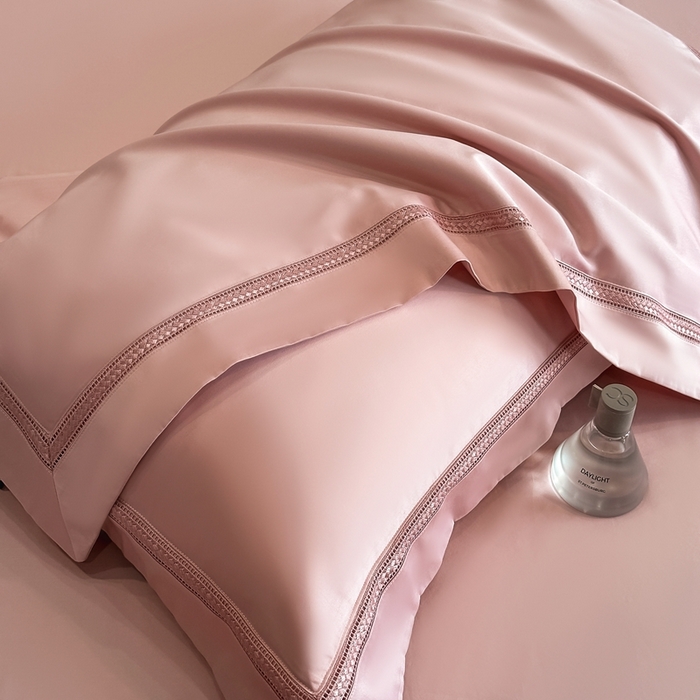 91家纺网 家纺一手货源 找家纺 安妮家居2025新款全棉A类镂空秘境四件套 秘境-蜜桃粉