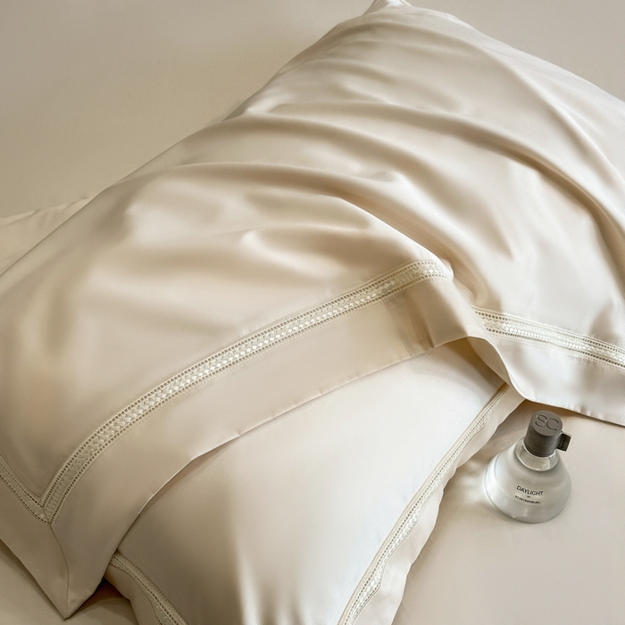 91家纺网 家纺一手货源 找家纺 安妮家居2025新款全棉A类镂空秘境四件套 秘境-象牙白