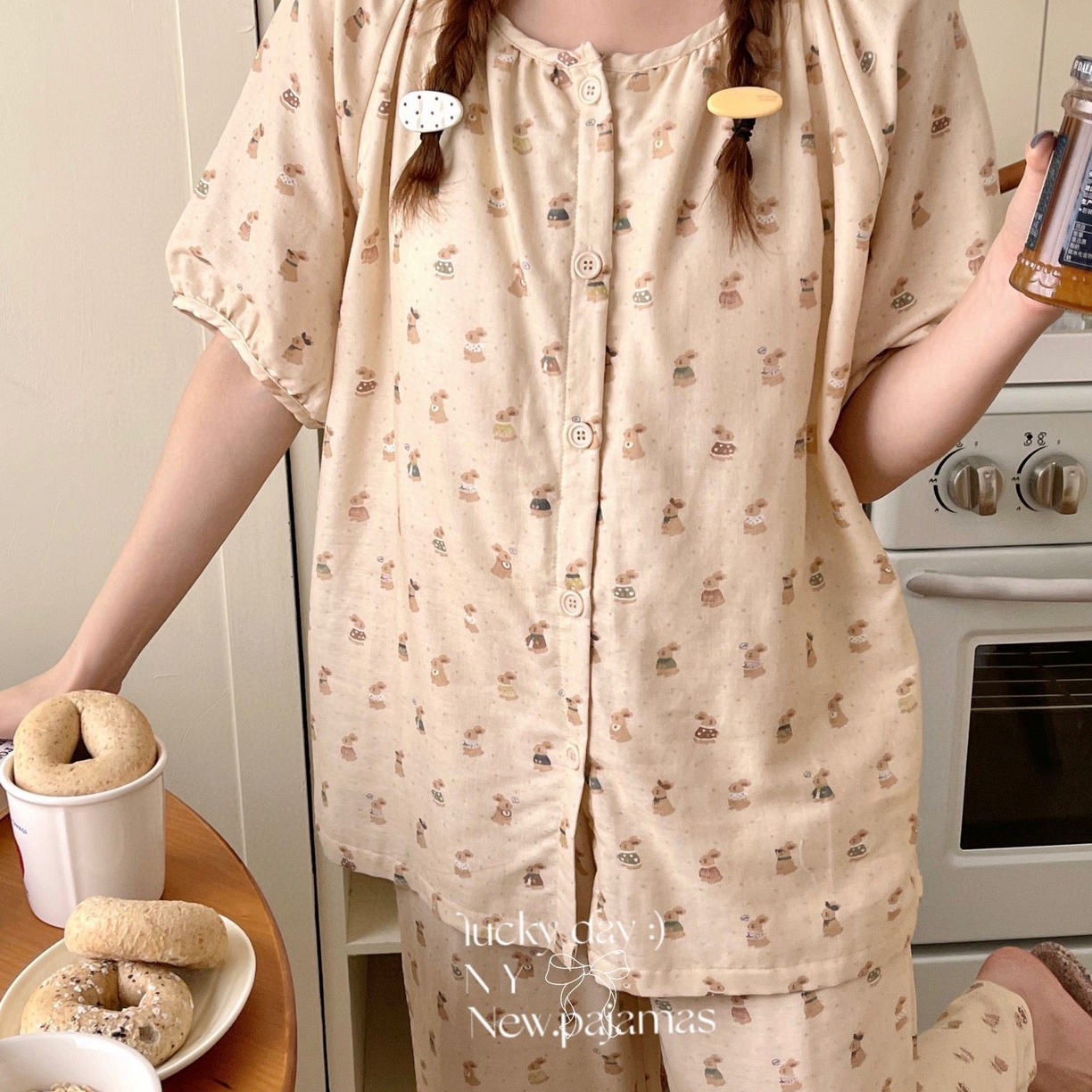 91家纺网 家纺一手货源 找家纺 （总）纽约生活 有氧纱韩系家居服圆领短袖长裤自带胸垫套装