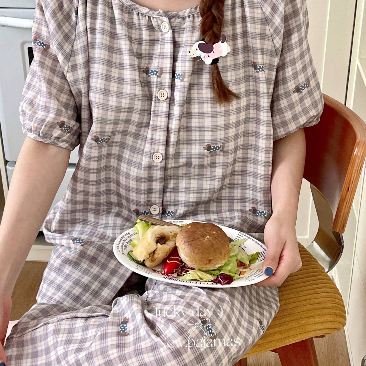 91家纺网 家纺一手货源 找家纺 （总）纽约生活 有氧纱韩系家居服圆领短袖长裤自带胸垫套装