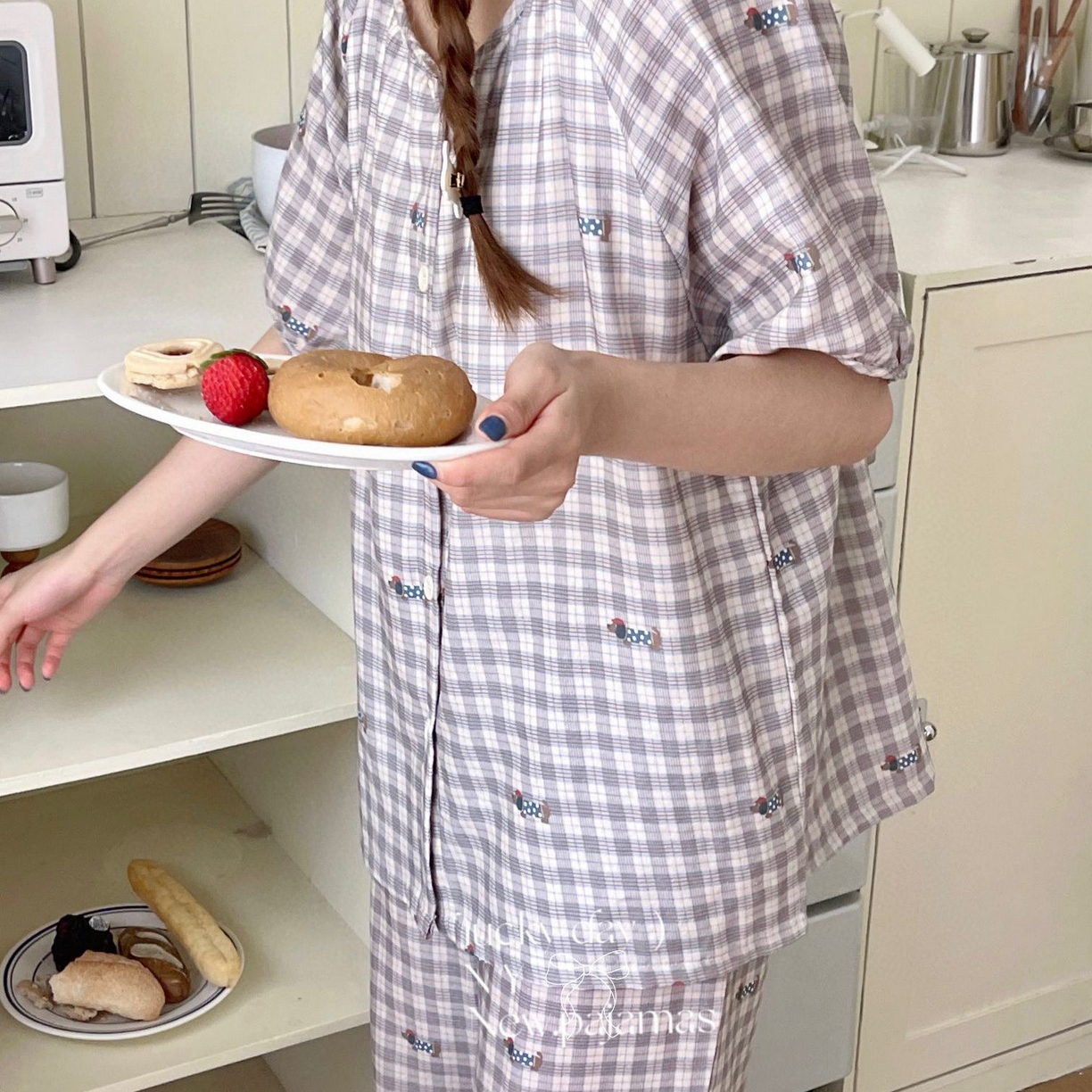 91家纺网 家纺一手货源 找家纺 （总）纽约生活 有氧纱韩系家居服圆领短袖长裤自带胸垫套装