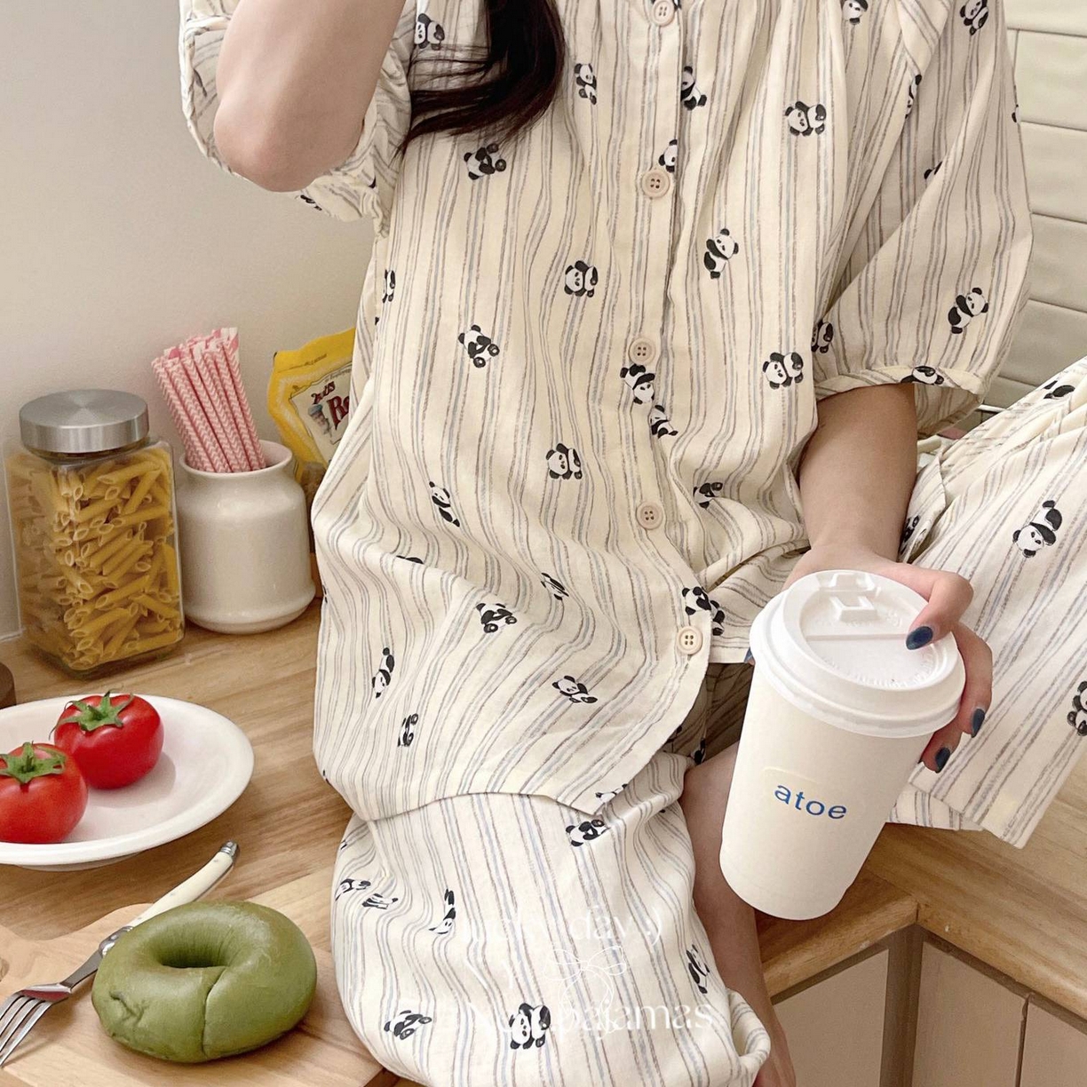 91家纺网 家纺一手货源 找家纺 纽约生活 有氧纱韩系家居服圆领短袖长裤自带胸垫套装 条纹熊猫