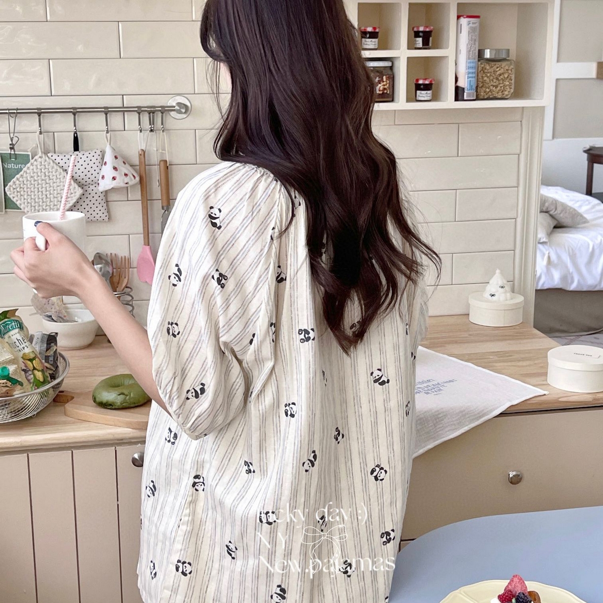 91家纺网 家纺一手货源 找家纺 纽约生活 有氧纱韩系家居服圆领短袖长裤自带胸垫套装 条纹熊猫