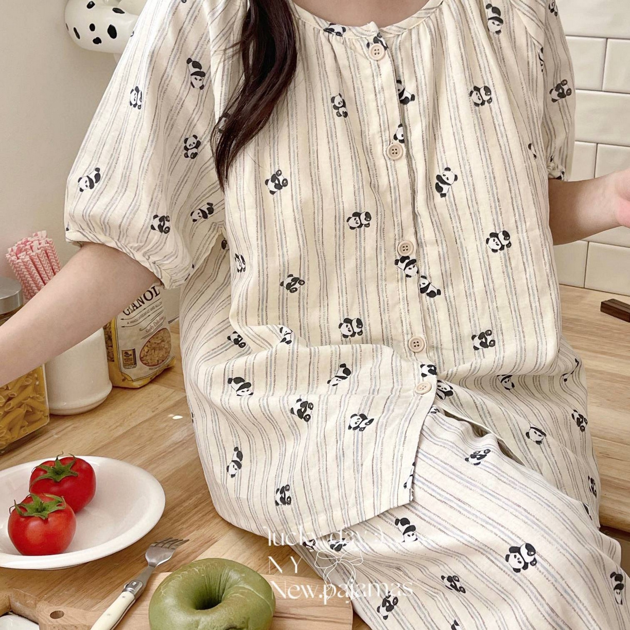 91家纺网 家纺一手货源 找家纺 纽约生活 有氧纱韩系家居服圆领短袖长裤自带胸垫套装 条纹熊猫