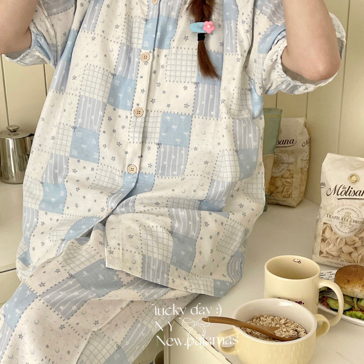 91家纺网 家纺一手货源 找家纺 纽约生活 有氧纱韩系家居服圆领短袖长裤自带胸垫套装 星空蓝