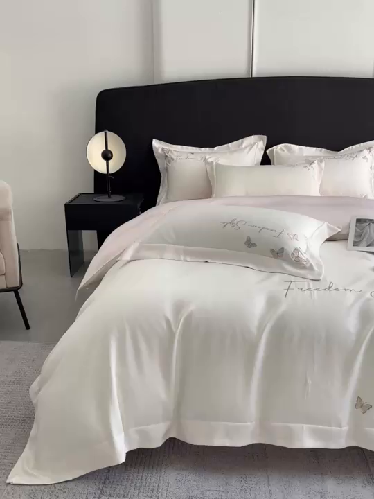 91家纺网 家纺一手货源 找家纺 安妮2025珠光蝶影3M天丝四件套 白拼粉