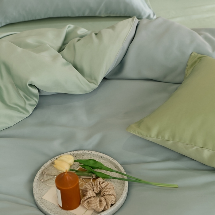 91家纺网 家纺一手货源 找家纺 2025新款A类奥地利进口60支兰精天丝莱赛尔轻奢纯色双拼四件套 天空蓝-浅艾绿