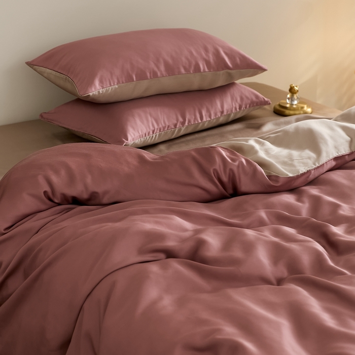 91家纺网 家纺一手货源 找家纺 2025新款A类奥地利进口60支兰精天丝莱赛尔轻奢纯色双拼四件套 野樱莓-芋泥灰